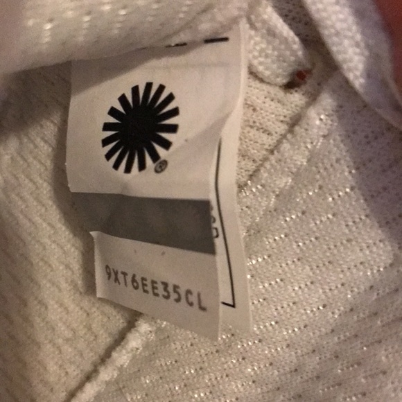 Girls White Highland Ugg High Top Sneakers - size 4us - Picture 7 of 7